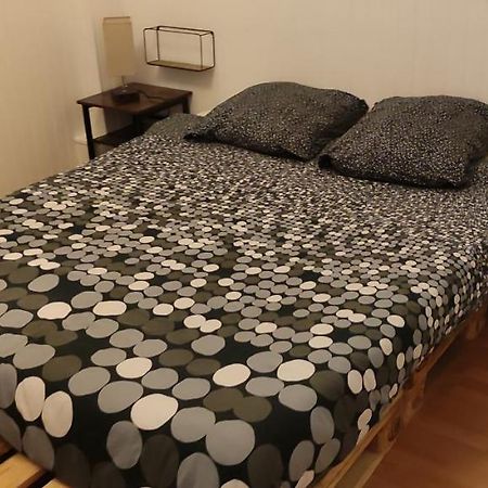 Le Barbatre Apartment Reims Bagian luar foto