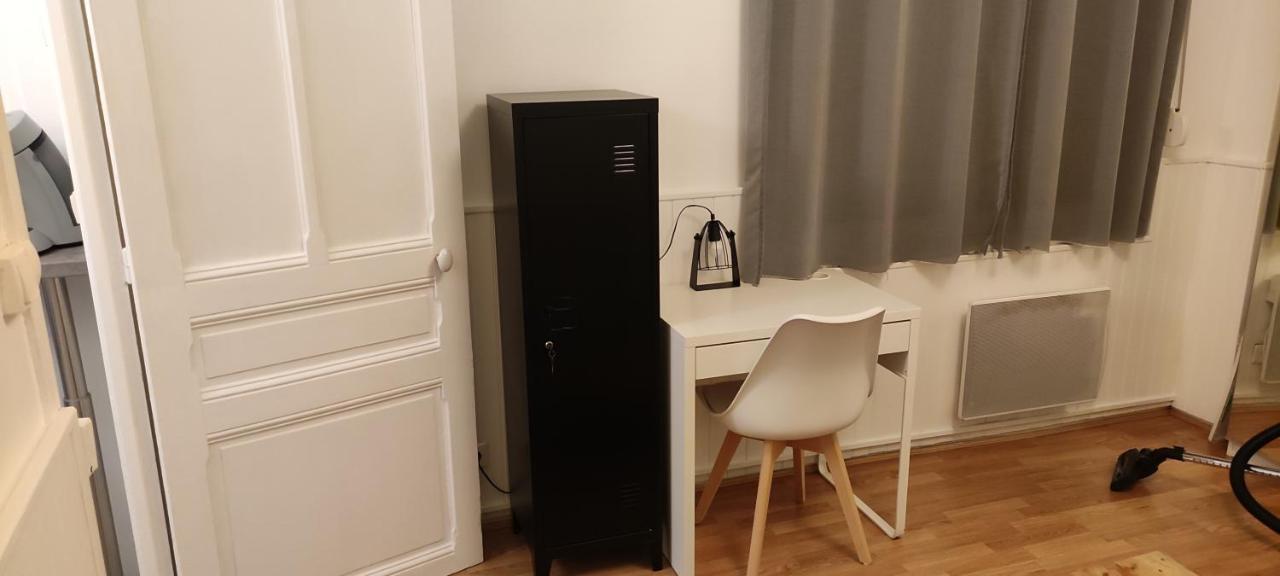 Le Barbatre Apartment Reims Bagian luar foto