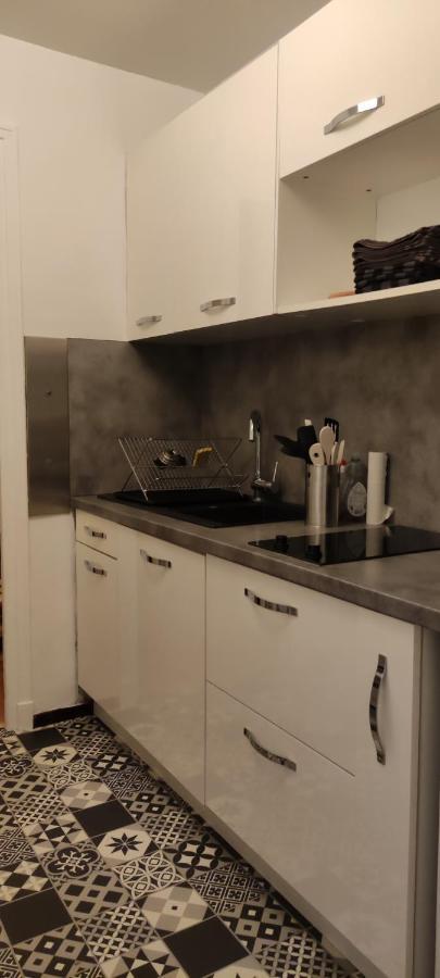 Le Barbatre Apartment Reims Bagian luar foto