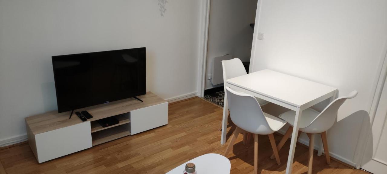 Le Barbatre Apartment Reims Bagian luar foto
