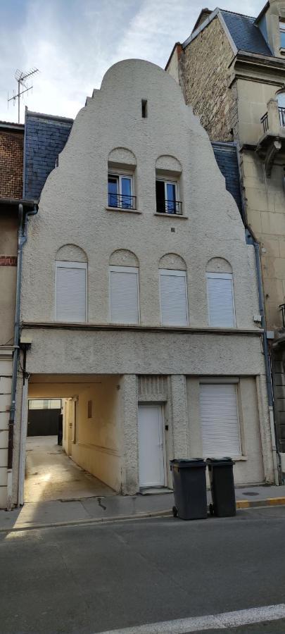 Le Barbatre Apartment Reims Bagian luar foto